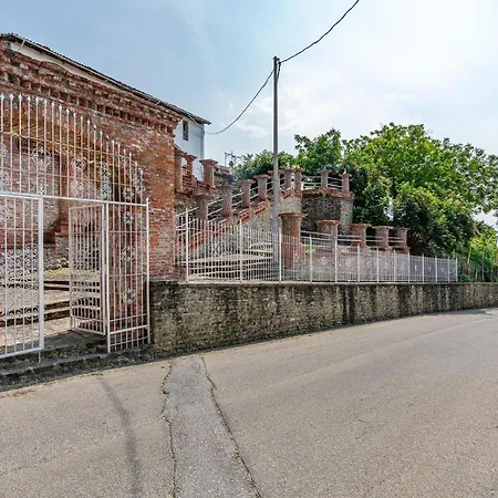 Castello Dei Diamanti Feriehus *