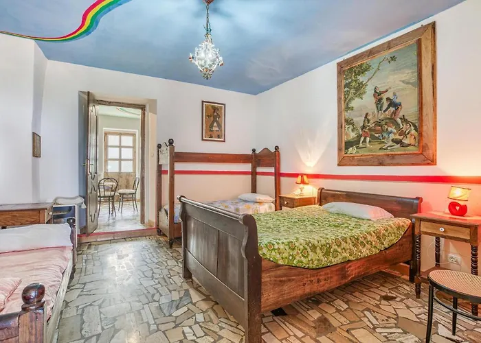 Castello Dei Diamanti Belvedere Langhe